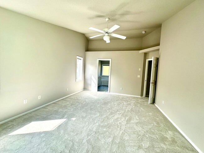 Building Photo - 5 bedroom, swimming pool, Gym, close to OSU