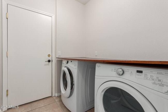 Building Photo - 4274 E Gleneagle Dr