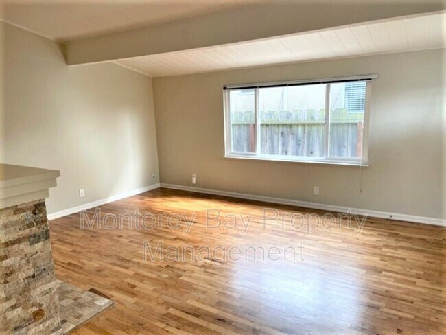 Building Photo - 1119 Presidio Blvd
