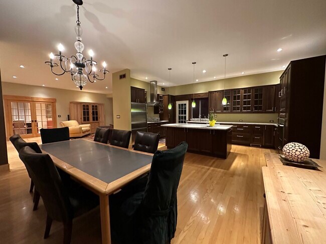 dinningroom with kitchen - 1700 N Windsor Dr