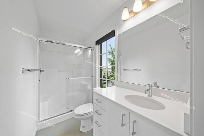 Building Photo - 1106-1110 SE Lincoln St