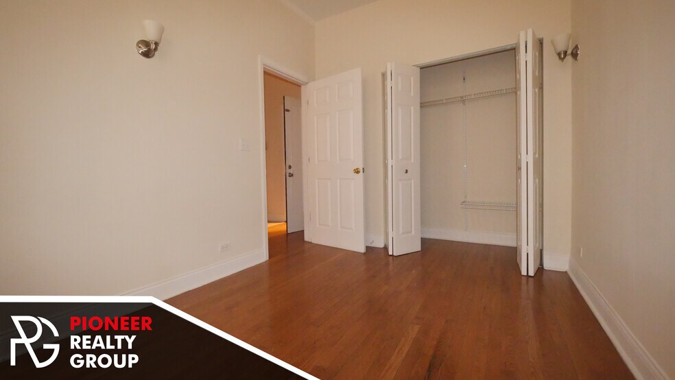 Building Photo - 4647 N Paulina St