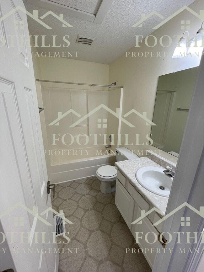 Building Photo - 112 Brook Allen Dr