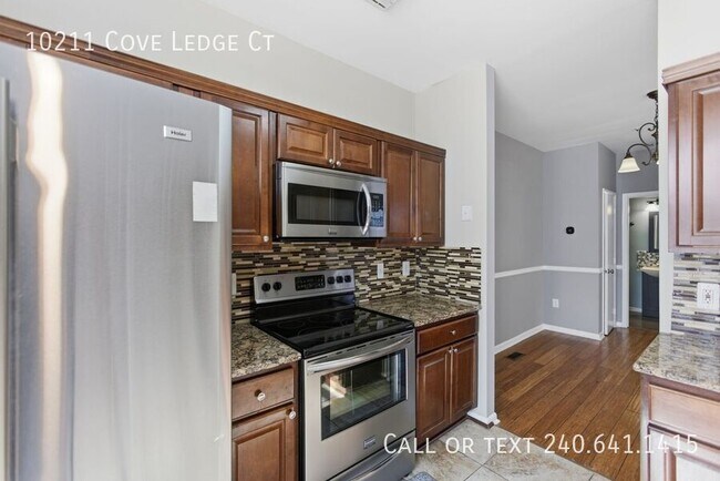 Building Photo - 10211 Cove Ledge Ct