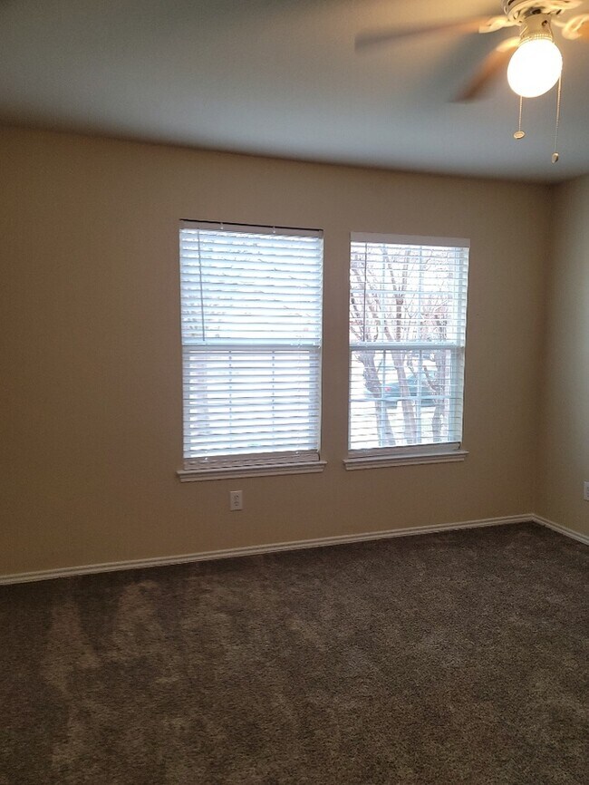 Building Photo - 3/2/2 coming soon in Burleson