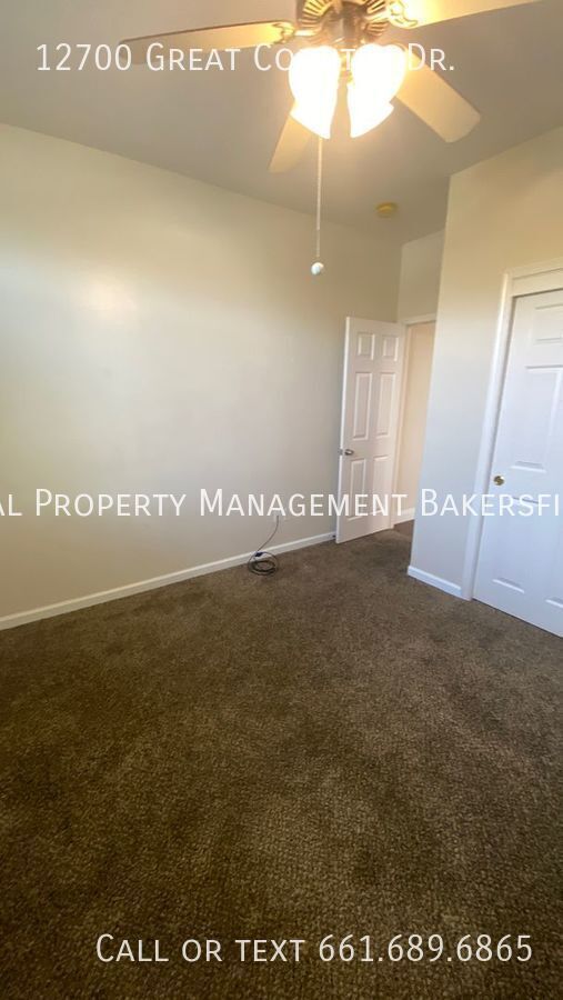 Building Photo - 12700 Great Country Dr