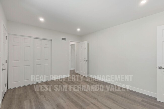 Building Photo - Beautifully Remodeled Single Family Home with Pool