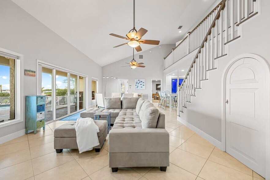 Building Photo - 8130 S Tropical Trail