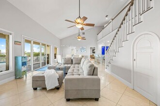 Building Photo - 8130 S Tropical Trail