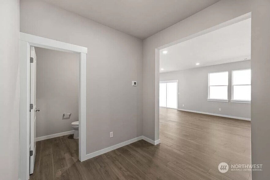 Building Photo - 1233 SW Pendleton Way