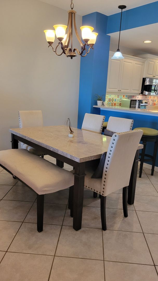 Building Photo - ANNUAL UNFURNISHED 2 bed 2 bath ground flo...
