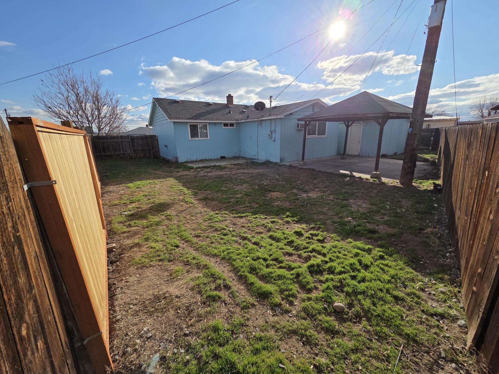 BACK YARD FULLY FENCED - 258 Knolls Vista Dr