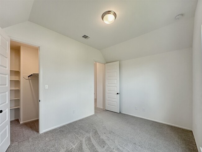 Building Photo - 5603 Ash Vly Dr