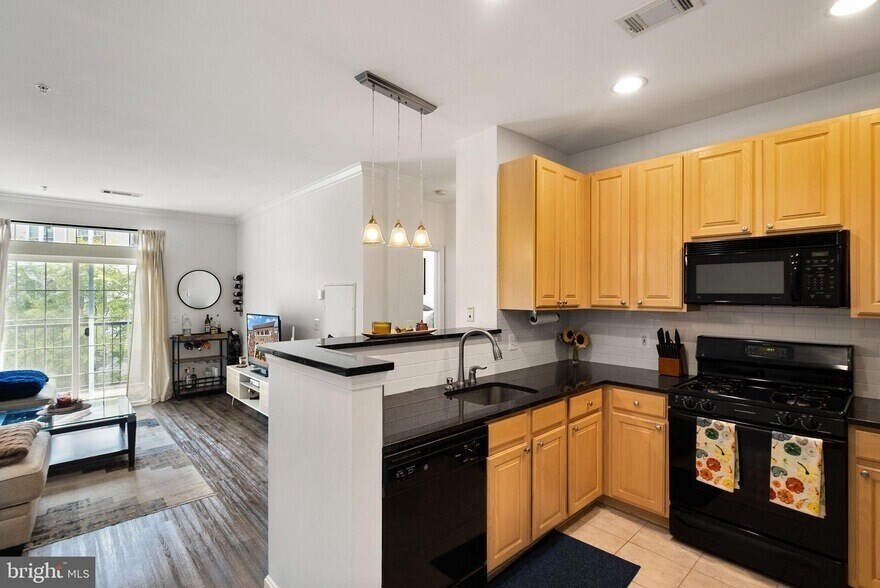 Building Photo - 2465 Army Navy Dr