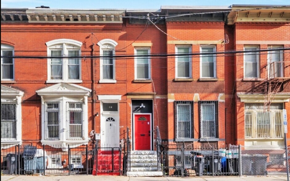 Building Photo - 13 2nd Ave