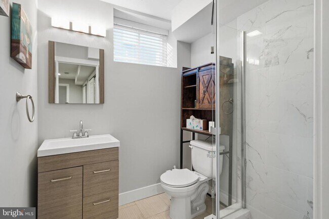 Building Photo - 1728 Ingersoll St