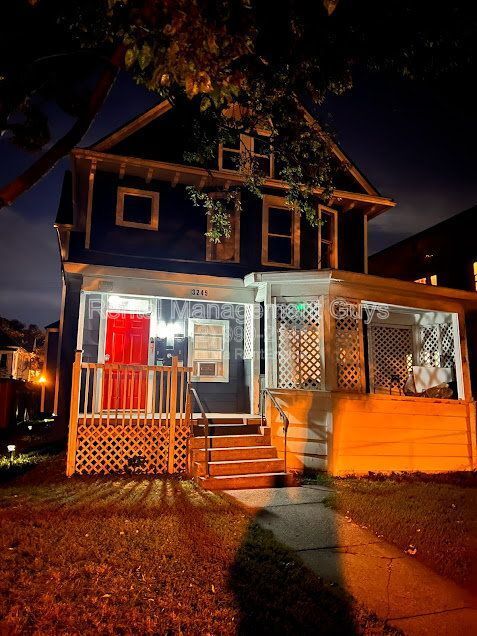 Building Photo - 3245 3rd Ave S