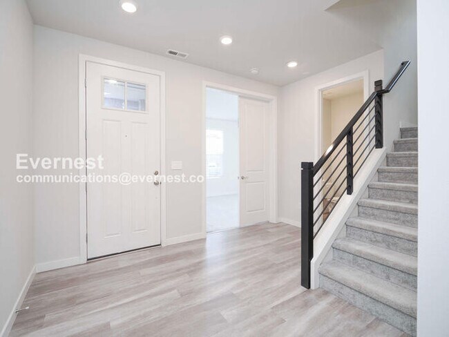 Building Photo - 33335 Crystal Ave SE