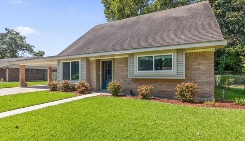 Building Photo - 516 Camellia Dr