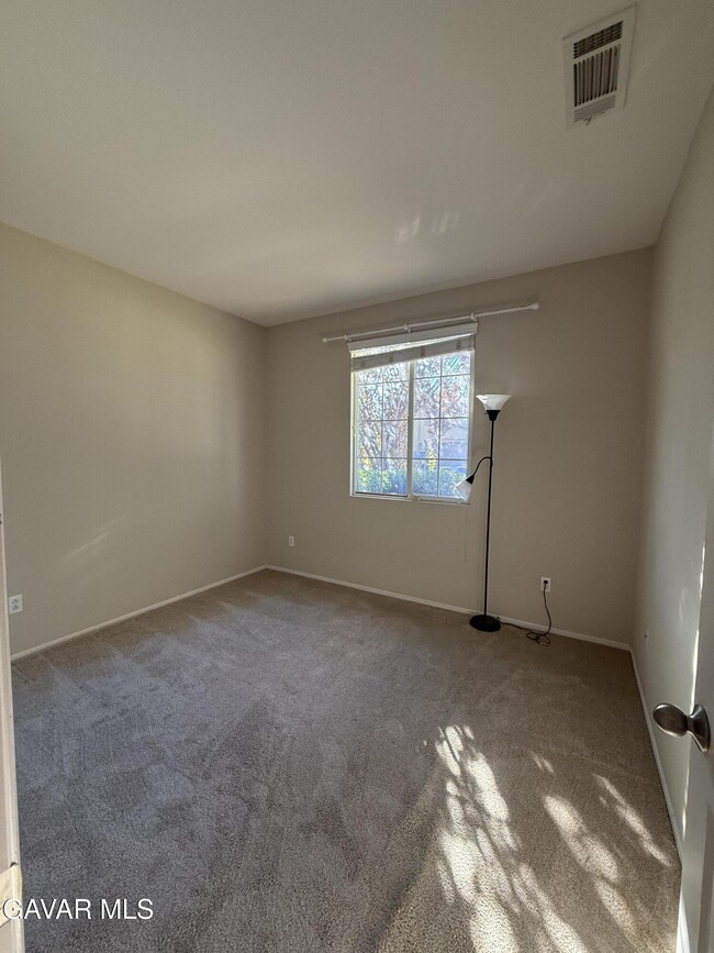 Building Photo - 1233 Wellington Dr