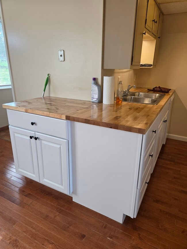 Building Photo - 510 Mercer Rd