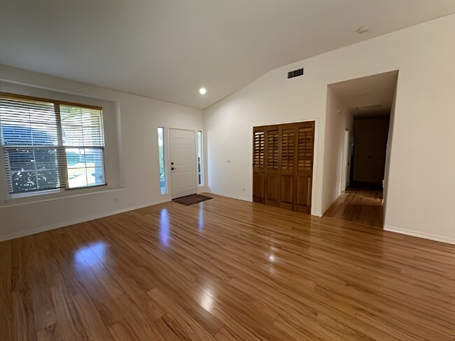 Building Photo - Prestigious Highlands Home for Lease