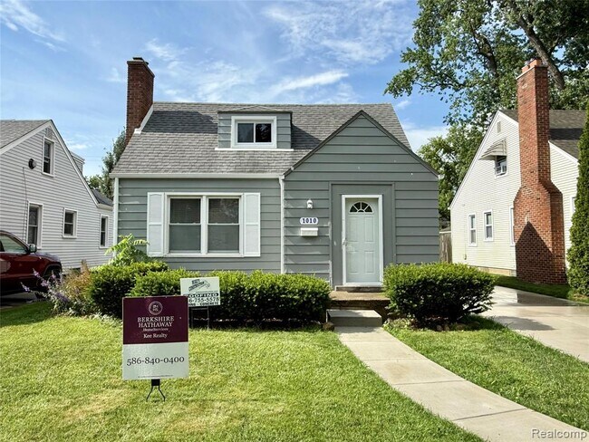 Building Photo - 1010 Larkmoor Blvd