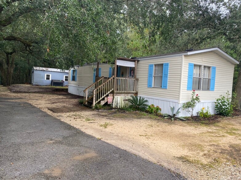 Building Photo - 3061 Safronia Shores Rd
