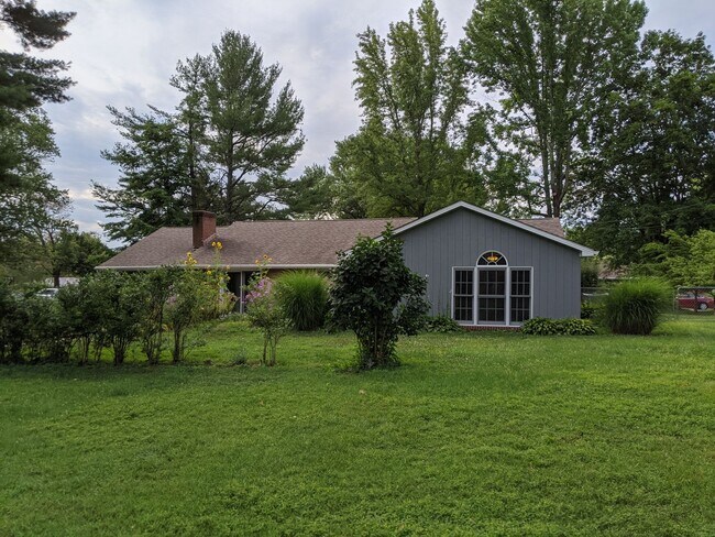 Building Photo - Spacious Home in McBryde Village next to V...