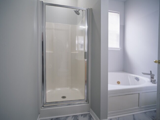 Building Photo - 1030 Boxelder Ln