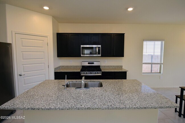 Building Photo - 10155 N Leopard Gecko Terrace