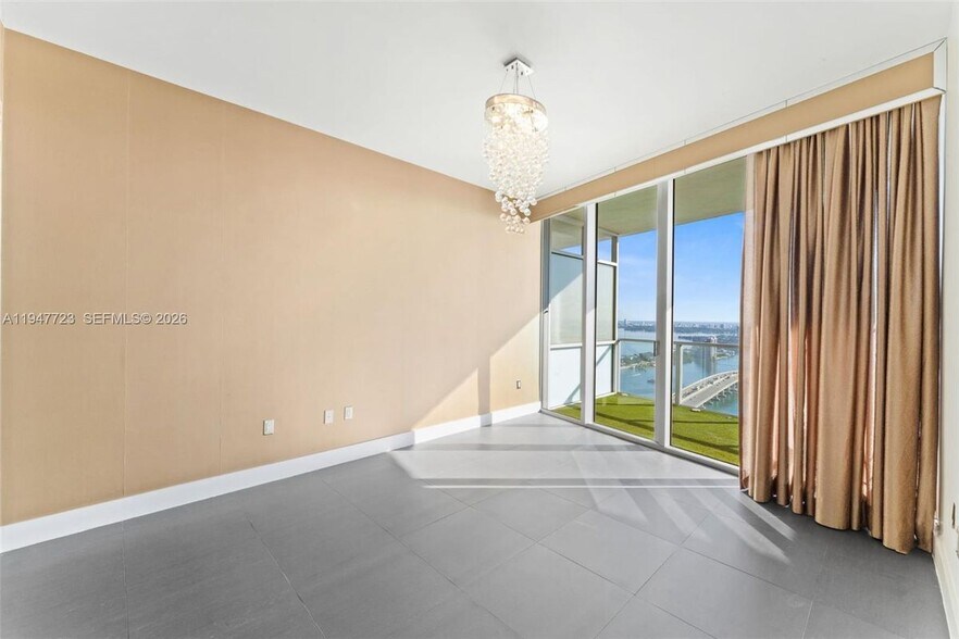 Building Photo - 1100 Biscayne Blvd