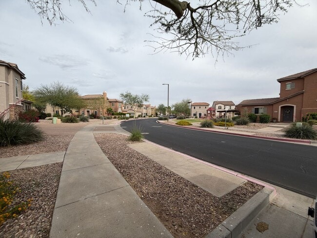 Building Photo - Community pool and a low maintenance yard