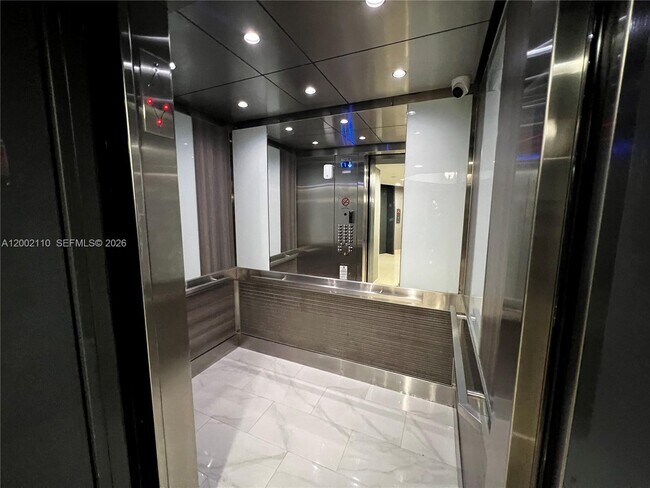 Building Photo - 3300 NE 192 St