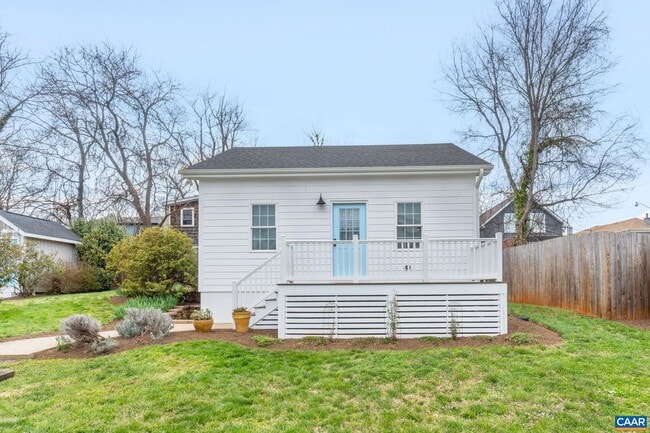 Building Photo - 207 Douglas Ave