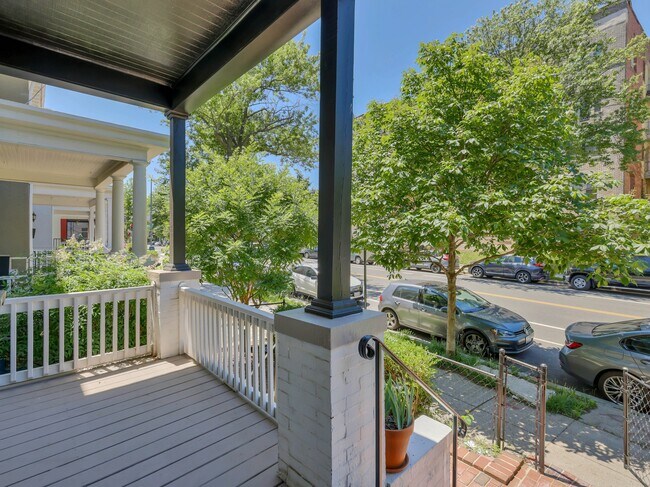 Building Photo - 2611 11th St NW