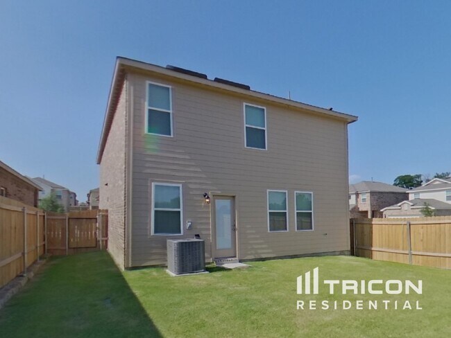 Building Photo - 1221 Bullock Dr