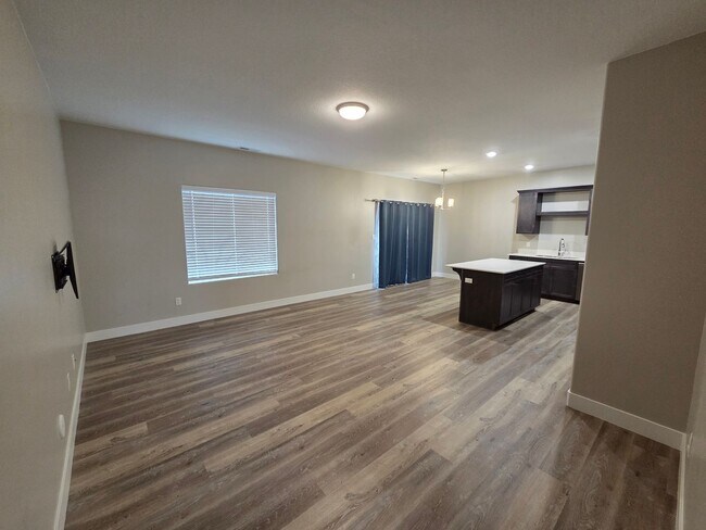 Building Photo - 3127 W 1675 N