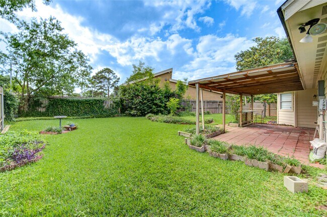 Building Photo - 902 Mesa Terrace Dr