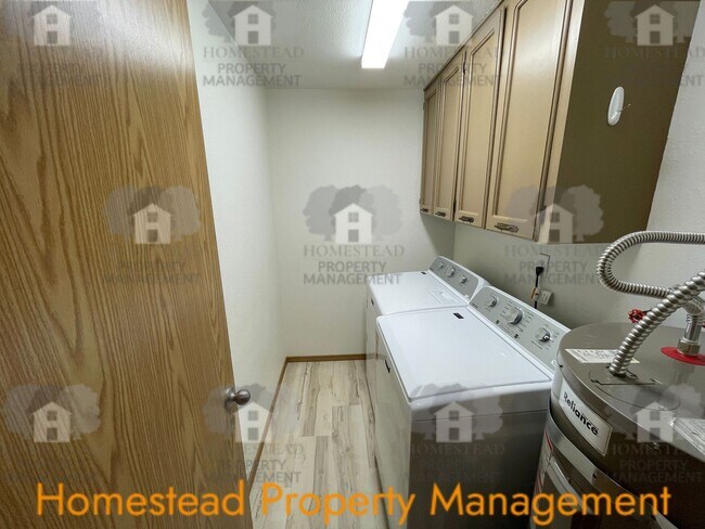 Building Photo - 659