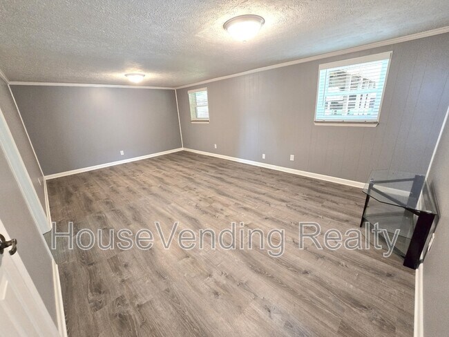 Building Photo - 11100 Hughlan Dr