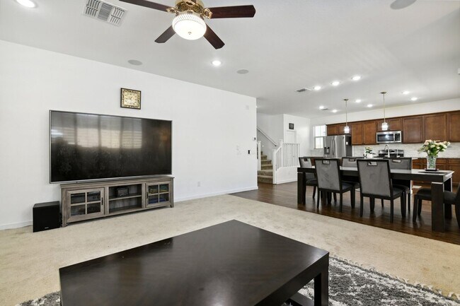 Building Photo - 4 Bedroom Single Family in Chandler