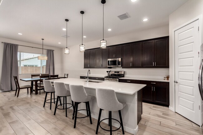 Building Photo - 941 Treasure Trl