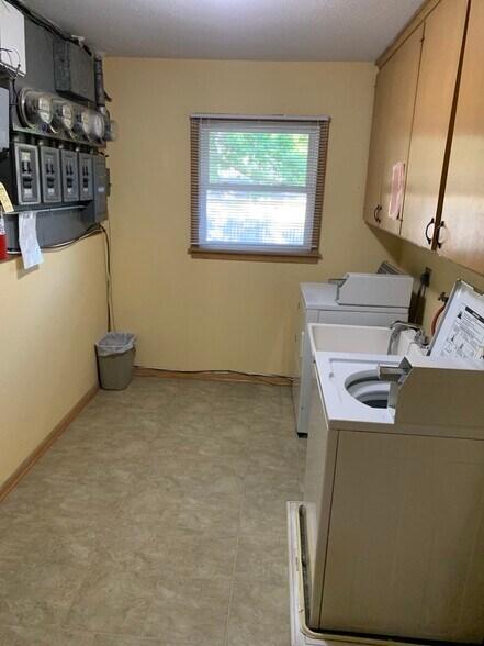 Building Photo - 8996 Jackson Avenue