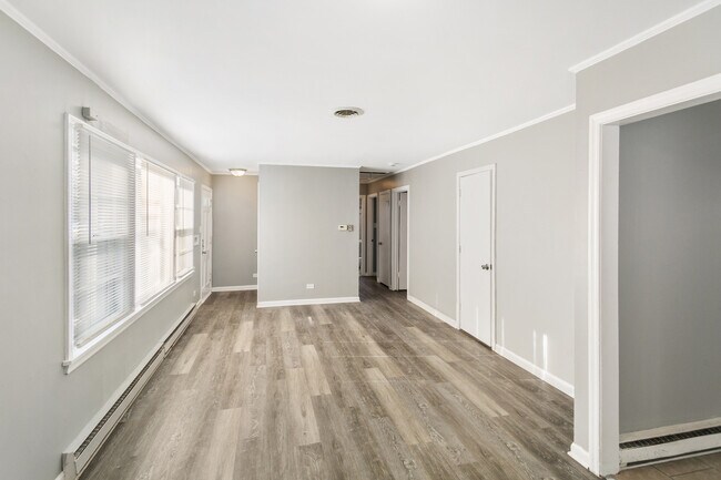 Building Photo - 17306 Holmes Ave