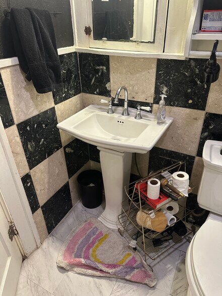 Building Photo - 4808 Junius St