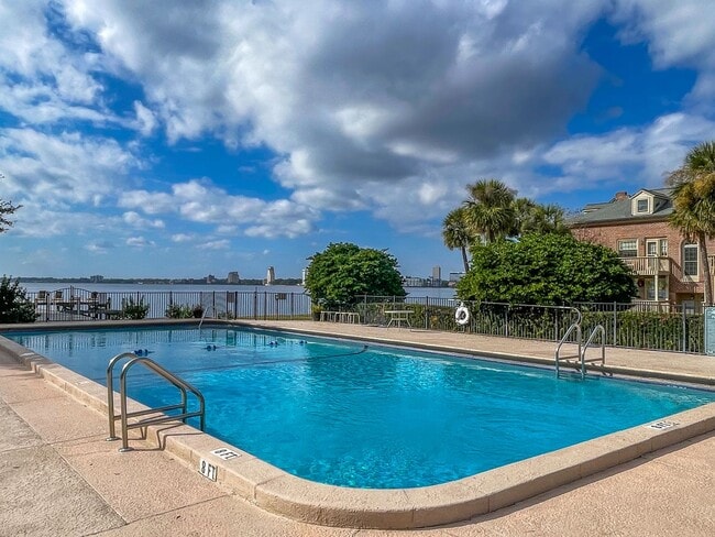 Building Photo - Charming Condo in Historic San Marco with River Views