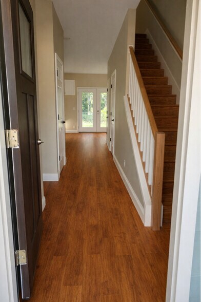 Building Photo - 2247 Parkin Rd