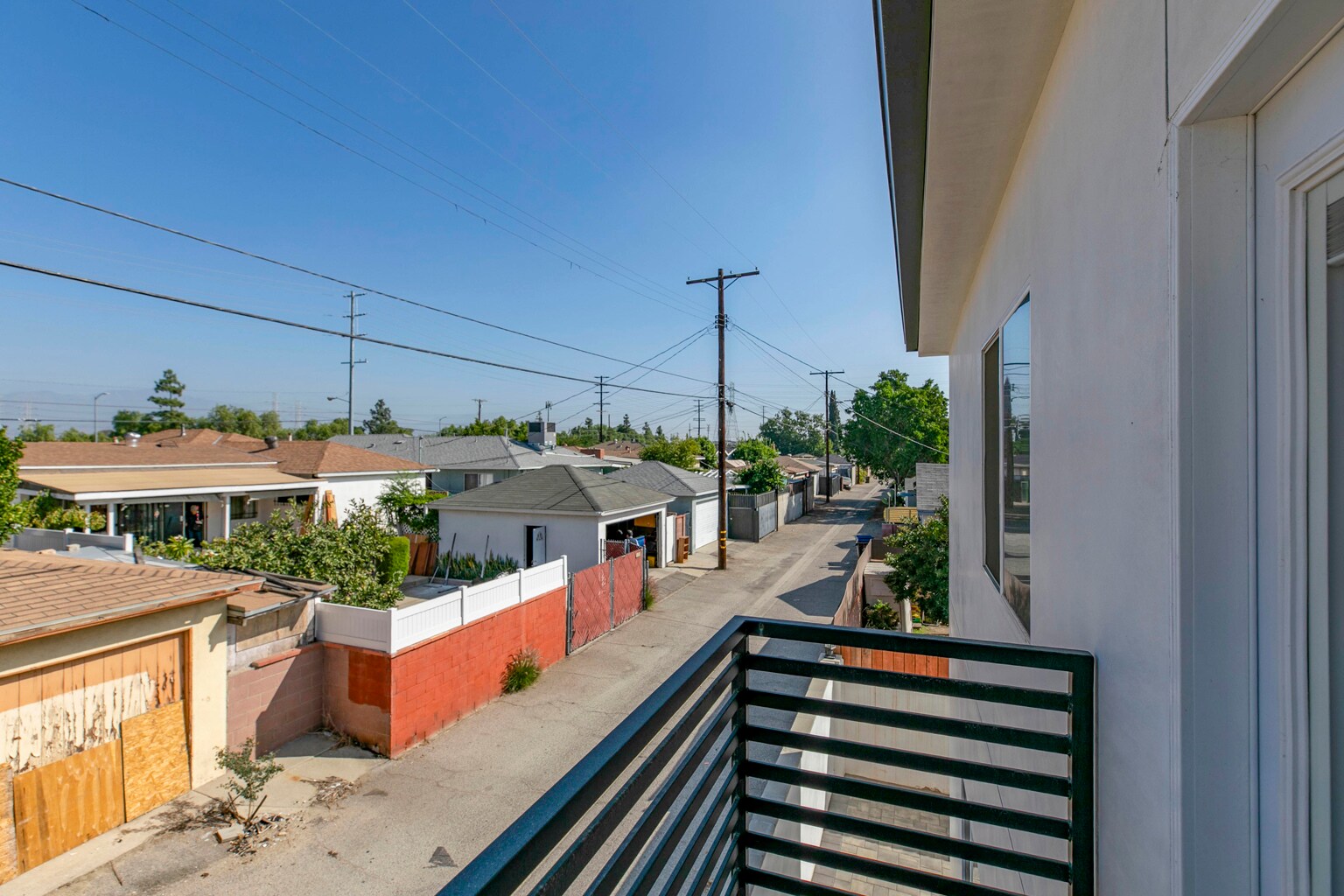 Building Photo - 9156 Morehart Ave