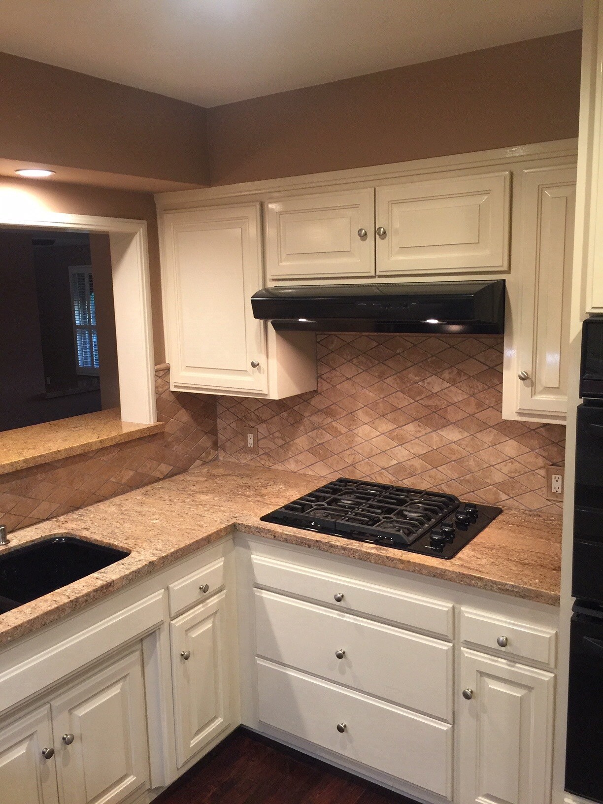 Building Photo - 2000 Karen St